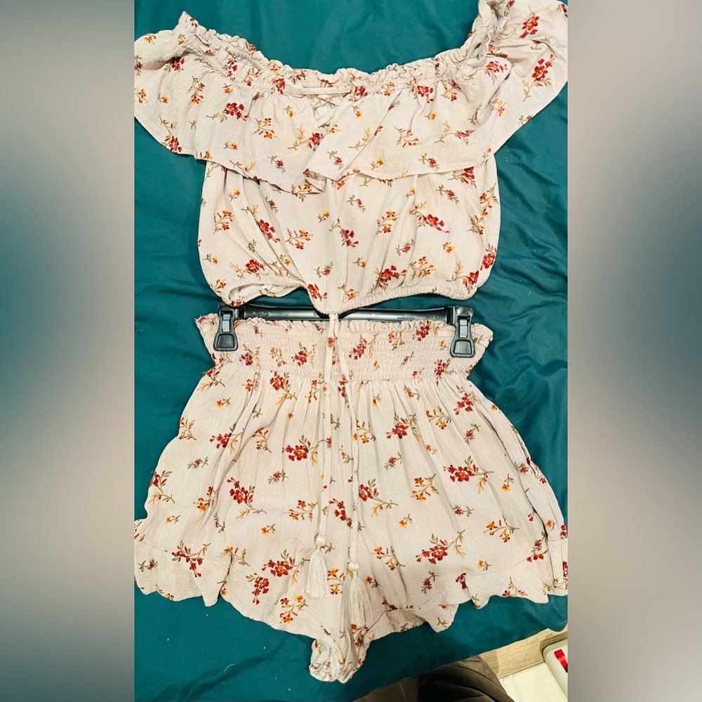 American Eagle Outfitters Floral Off-Shoulder Blouse - Cream and Red